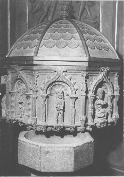 fonts baptismaux, vue générale - © Ministère de la Culture (France), Médiathèque du patrimoine et de la photographie (objets mobiliers), tous droits réservés
