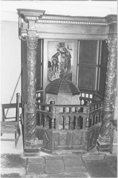 fonts baptismaux, vue générale - © Ministère de la Culture (France), Médiathèque du patrimoine et de la photographie (objets mobiliers), tous droits réservés