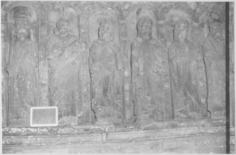 statues : les Apôtres, vue générale