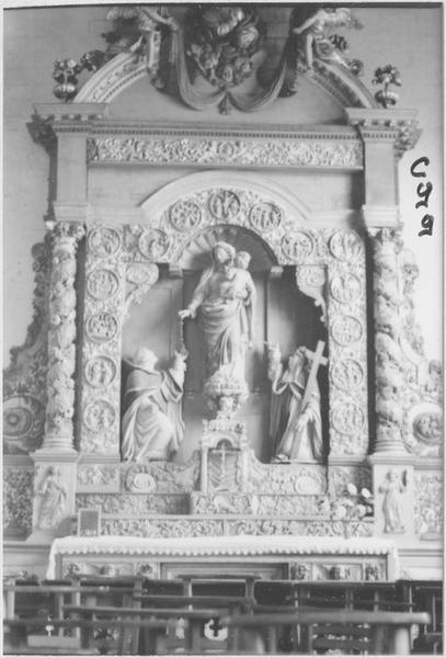 Autel et retable du Rosaire