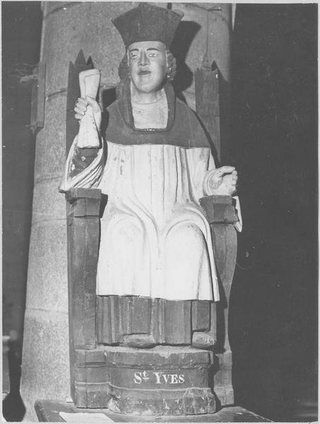 statue : saint Yves, vue générale - © Ministère de la Culture (France), Médiathèque du patrimoine et de la photographie (objets mobiliers), tous droits réservés