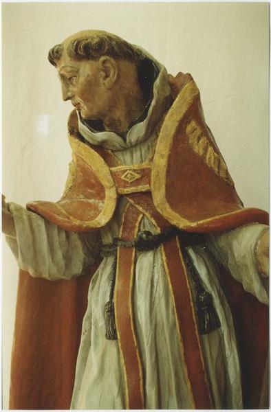 statue : saint Philibert, vue partielle - © Ministère de la Culture (France), Médiathèque du patrimoine et de la photographie (objets mobiliers), tous droits réservés