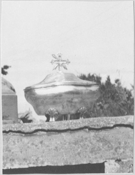 coffret aux saintes huiles (boîte aux saintes huiles), vue générale - © Ministère de la Culture (France), Médiathèque du patrimoine et de la photographie, diffusion RMN-GP