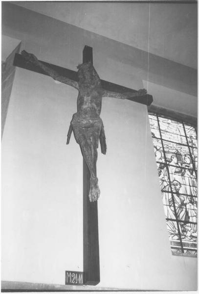 statue (crucifix) : Christ en croix, vue générale