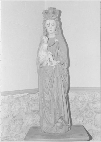 statue : Vierge à l'enfant, vue générale - © Ministère de la Culture (France), Médiathèque du patrimoine et de la photographie (objets mobiliers), tous droits réservés