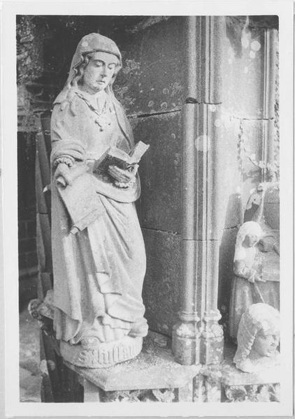 statue : saint Hillauna, vue générale