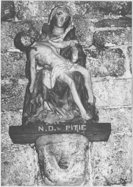 Groupe sculpté : Vierge de Pitié