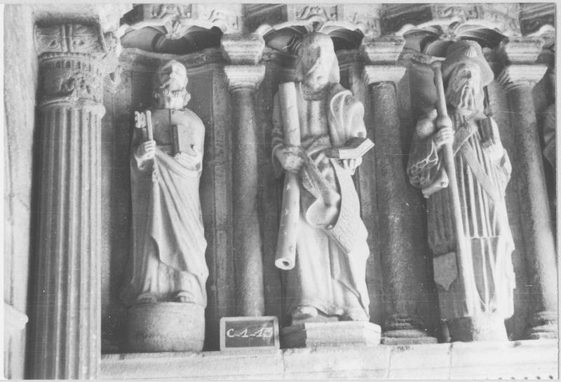 statues (demi-nature) : apôtres, vue générale - © Ministère de la Culture (France), Médiathèque du patrimoine et de la photographie (objets mobiliers), tous droits réservés