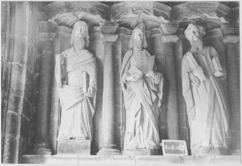 statues (demi-nature) : apôtres, vue générale