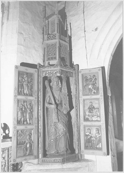 statue : sainte Barbe, niche, vue générale - © Ministère de la Culture (France), Médiathèque du patrimoine et de la photographie (objets mobiliers), tous droits réservés