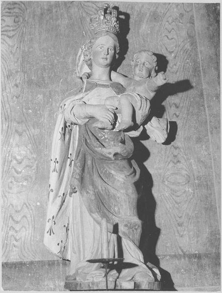 statue : Vierge à l'enfant, vue générale - © Ministère de la Culture (France), Médiathèque du patrimoine et de la photographie (objets mobiliers), tous droits réservés