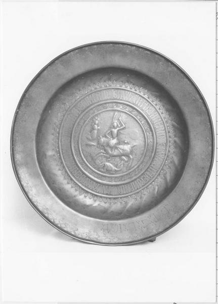 plat, vue générale - © Ministère de la Culture (France), Médiathèque du patrimoine et de la photographie (objets mobiliers), tous droits réservés