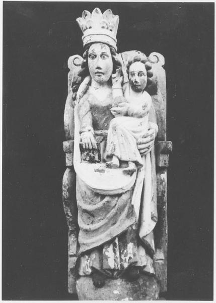 statue : Vierge à l'enfant assise, vue générale