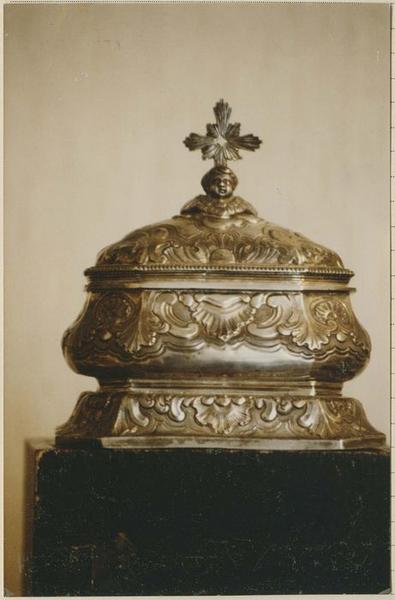 coffret aux saintes huiles (boîte aux saintes huiles), vue générale - © Ministère de la Culture (France), Médiathèque du patrimoine et de la photographie (objets mobiliers), tous droits réservés