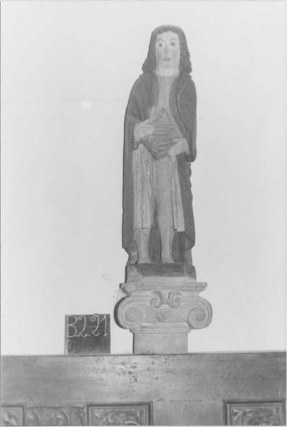 statue : saint Adrien, vue générale