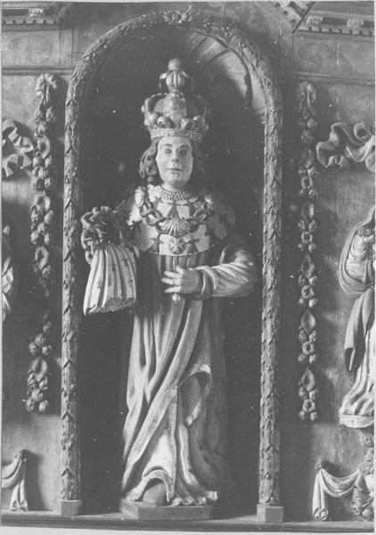 statue : saint Louis, niche à volets, vue partielle