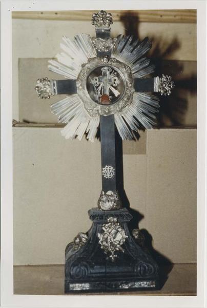 Croix-reliquaire, vue générale - © Ministère de la Culture (France), Médiathèque du patrimoine et de la photographie (objets mobiliers), tous droits réservés