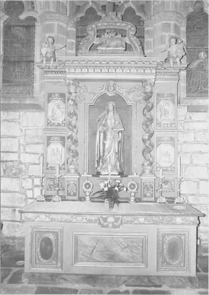 autel et retable de sainte Anne, statue : sainte Anne, vue générale - © Ministère de la Culture (France), Médiathèque du patrimoine et de la photographie (objets mobiliers), tous droits réservés