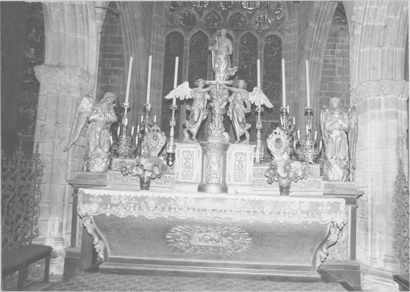 autel, gradin, tabernacle, groupe sculpté : Assomption de la Vierge (maître-autel), vue générale - © Ministère de la Culture (France), Médiathèque du patrimoine et de la photographie (objets mobiliers), tous droits réservés