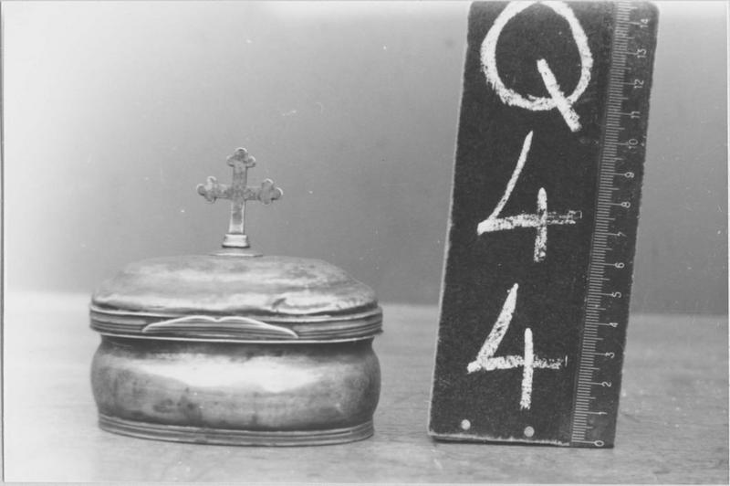 coffret aux saintes huiles (boîte aux saintes huiles), vue générale