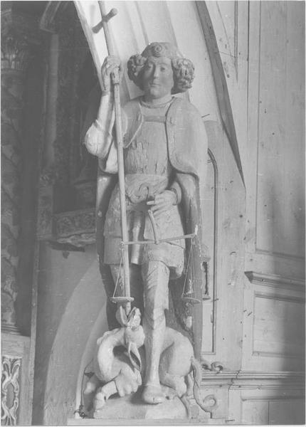 statue : saint Michel, vue générale