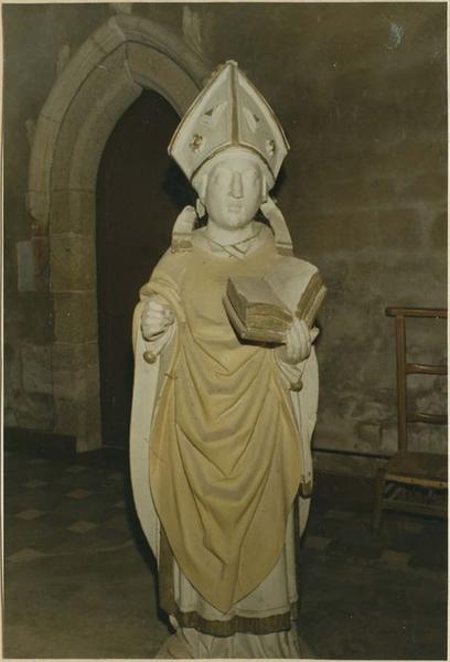 statue : saint Guénolé, vue générale