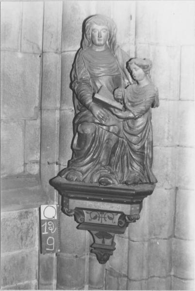 Groupe sculpté : Sainte Anne et la Vierge enfant