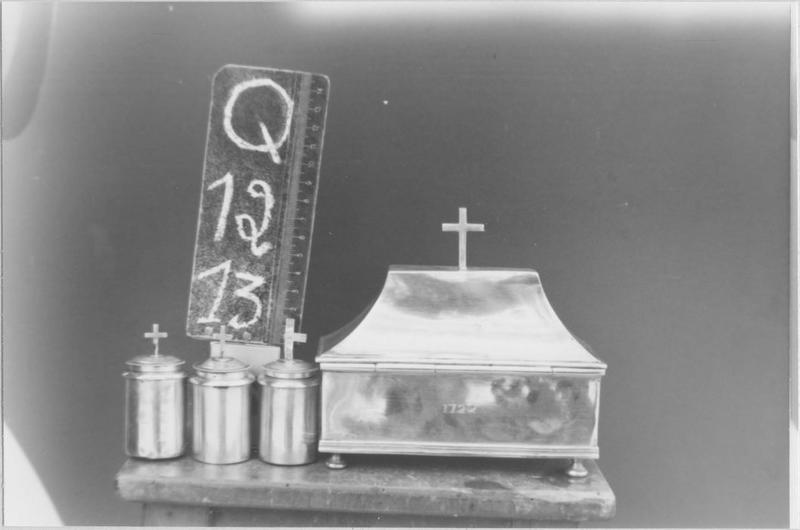 coffret aux saintes huiles (boîte aux saintes huiles), vue générale - © Ministère de la Culture (France), Médiathèque du patrimoine et de la photographie (objets mobiliers), tous droits réservés