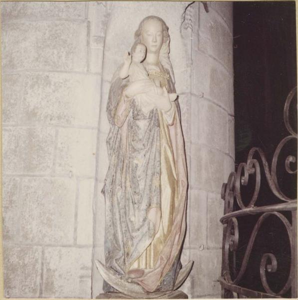 statue (grandeur nature) : Vierge à l'enfant dite Notre-Dame de Bonne Nouvelle, vue générale