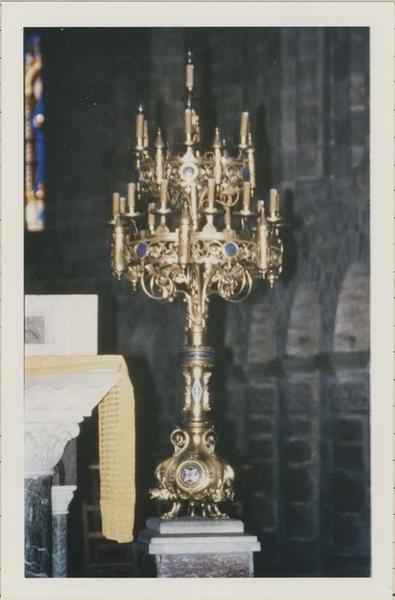 chandelier d'autel, vue générale