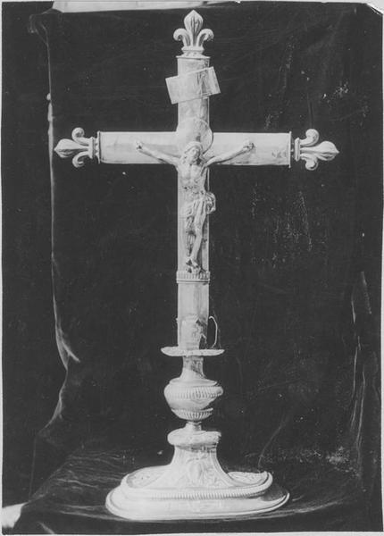 croix d'autel, vue générale