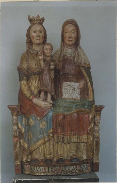 groupe sculpté : sainte Anne, Marie et l'enfant Jésus, vue générale - © Ministère de la Culture (France), Médiathèque du patrimoine et de la photographie (objets mobiliers), tous droits réservés