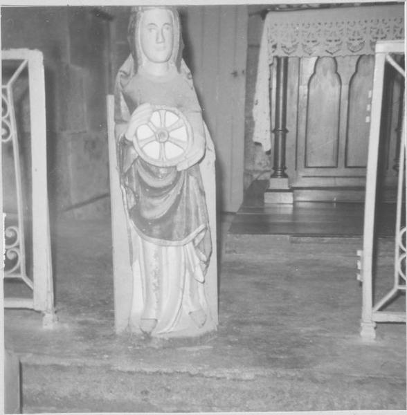 statue : sainte Catherine, vue générale