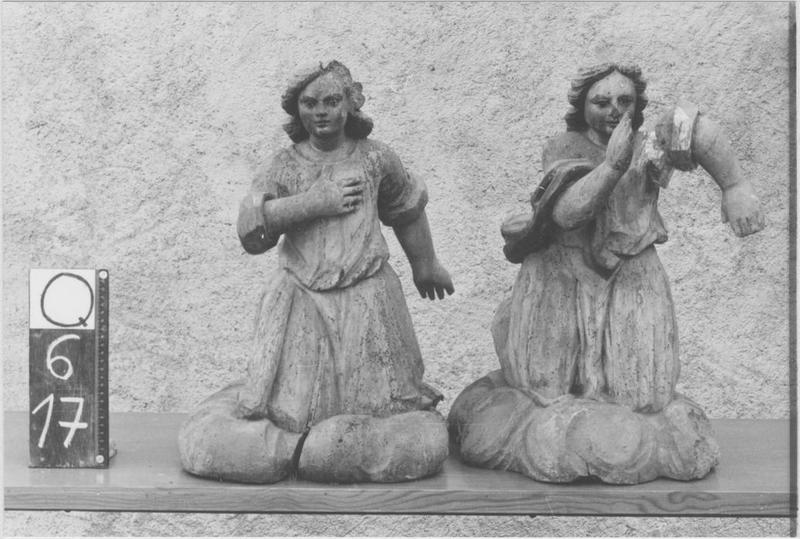 statues : anges adorateurs, vue générale