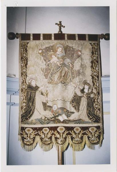 bannière de procession : Donation du Rosaire, vue générale