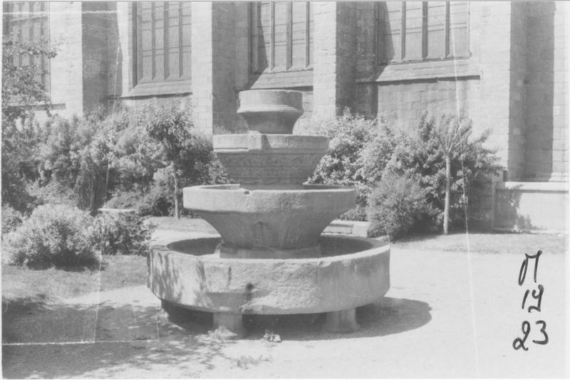 vase décoratif : vasque de Kerliviry, vue générale - © Ministère de la Culture (France), Médiathèque du patrimoine et de la photographie (objets mobiliers), tous droits réservés