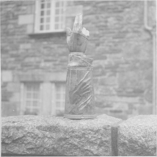 bras-reliquaire, vue générale - © Ministère de la Culture (France), Médiathèque du patrimoine et de la photographie (objets mobiliers), tous droits réservés