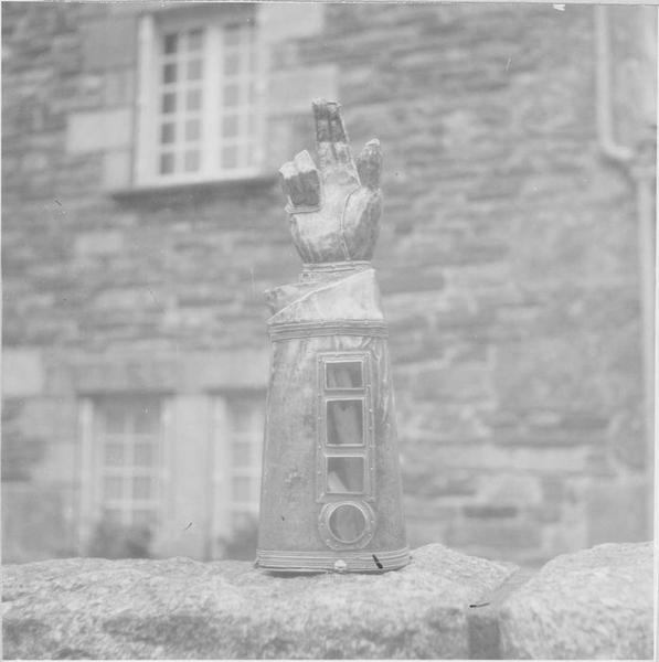 bras-reliquaire, vue générale - © Ministère de la Culture (France), Médiathèque du patrimoine et de la photographie (objets mobiliers), tous droits réservés