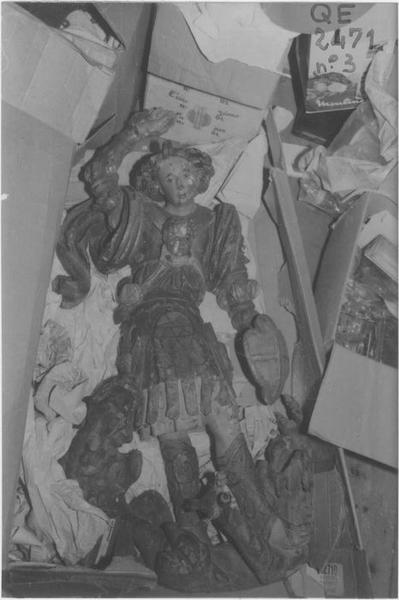 statue : saint Michel, vue générale - © Ministère de la Culture (France), Médiathèque du patrimoine et de la photographie (objets mobiliers), tous droits réservés