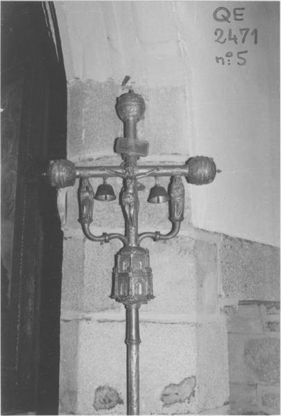 croix de procession dite de Loremaria-an-Hent, vue générale - © Ministère de la Culture (France), Médiathèque du patrimoine et de la photographie (objets mobiliers), tous droits réservés