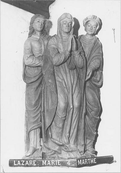 groupe sculpté : Vierge entre saint Jean et une sainte femme (Marthe ou Lazare ?), vue générale - © Ministère de la Culture (France), Médiathèque du patrimoine et de la photographie (objets mobiliers), tous droits réservés