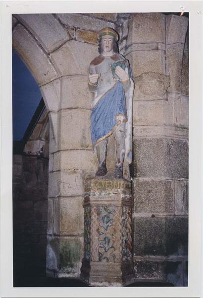 statue : saint Guézennec en jeune seigneur, vue générale - © Ministère de la Culture (France), Médiathèque du patrimoine et de la photographie (objets mobiliers), tous droits réservés