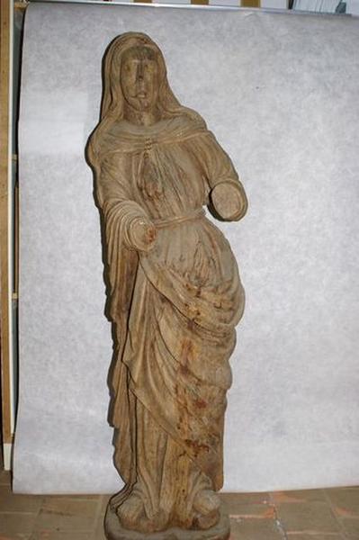 Statue : Sainte Femme