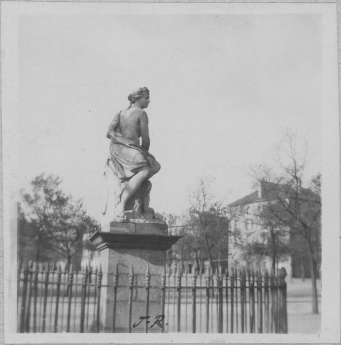 groupe sculpté : la Marne, vue générale - © Ministère de la Culture (France), Médiathèque du patrimoine et de la photographie, diffusion RMN-GP