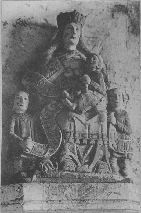 groupe sculpté (grandeur nature) : Sainte Guen (sainte Blanche) et ses trois fils saint Venec, saint Guénolé et saint Jacut, vue générale - © Ministère de la Culture (France), Médiathèque du patrimoine et de la photographie, diffusion RMN-GP