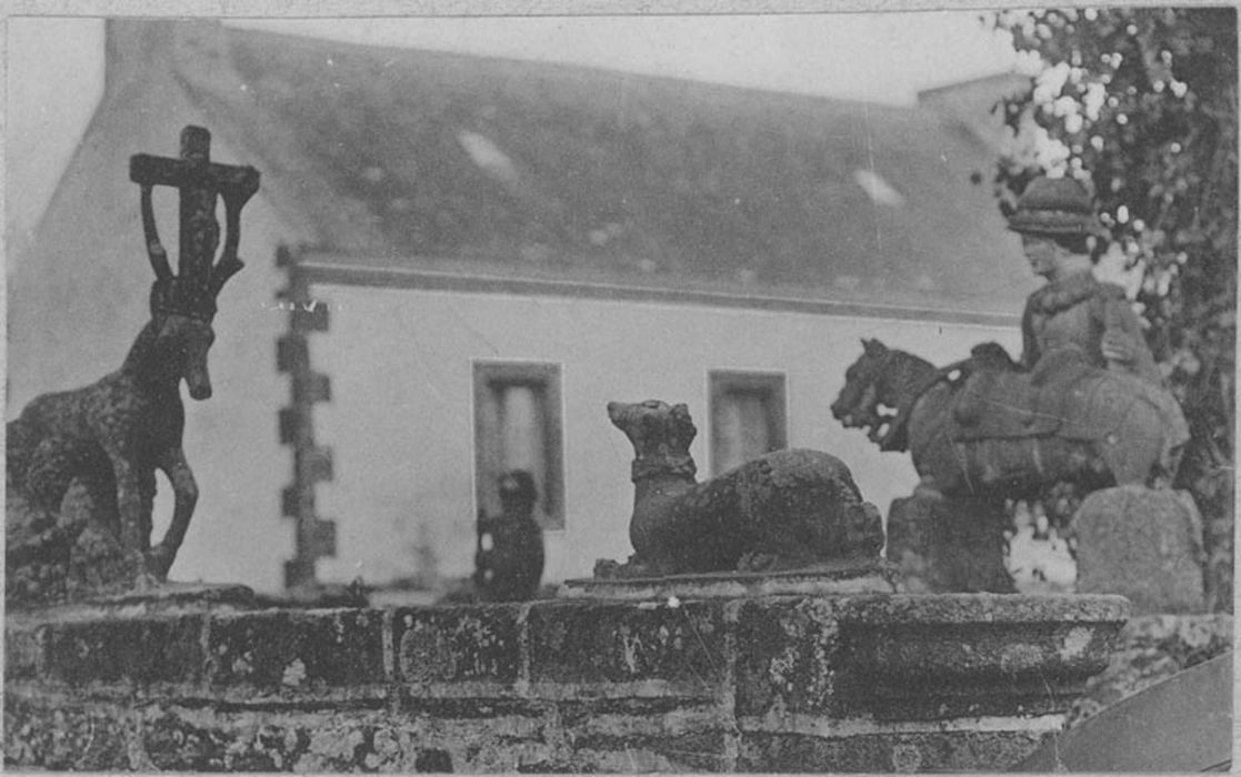 groupe sculpté : La châsse de saint Hubert, vue générale