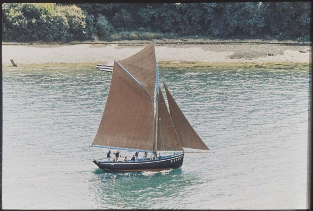 bateau de pêche : Sloop coquillier dit Général Leclerc 