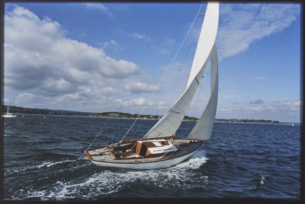 bateau de plaisance (yacht à voile, sloop à gréement Marconi) : sloop dit Saint Jean, ex Saint Marc