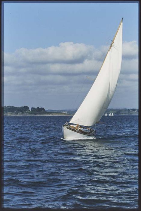 bateau de plaisance (yacht à voile, sloop à gréement Marconi) : sloop dit Saint Jean, ex Saint Marc