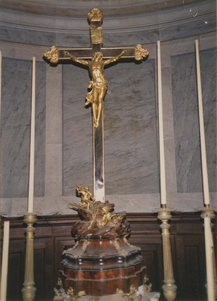 croix d'autel (crucifix), vue générale